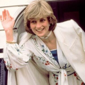 “Rare photos of Princess Diana revealed for the first time!”