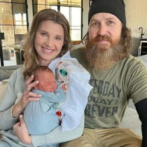 “Duck Dynasty’s” Jase and Missy Robertson with tears in their eyes make the sad announcement…